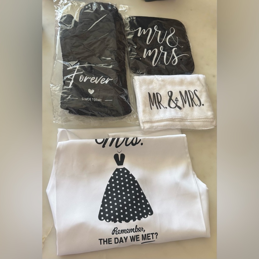 Mr. and Mrs. Cooking Gift Set